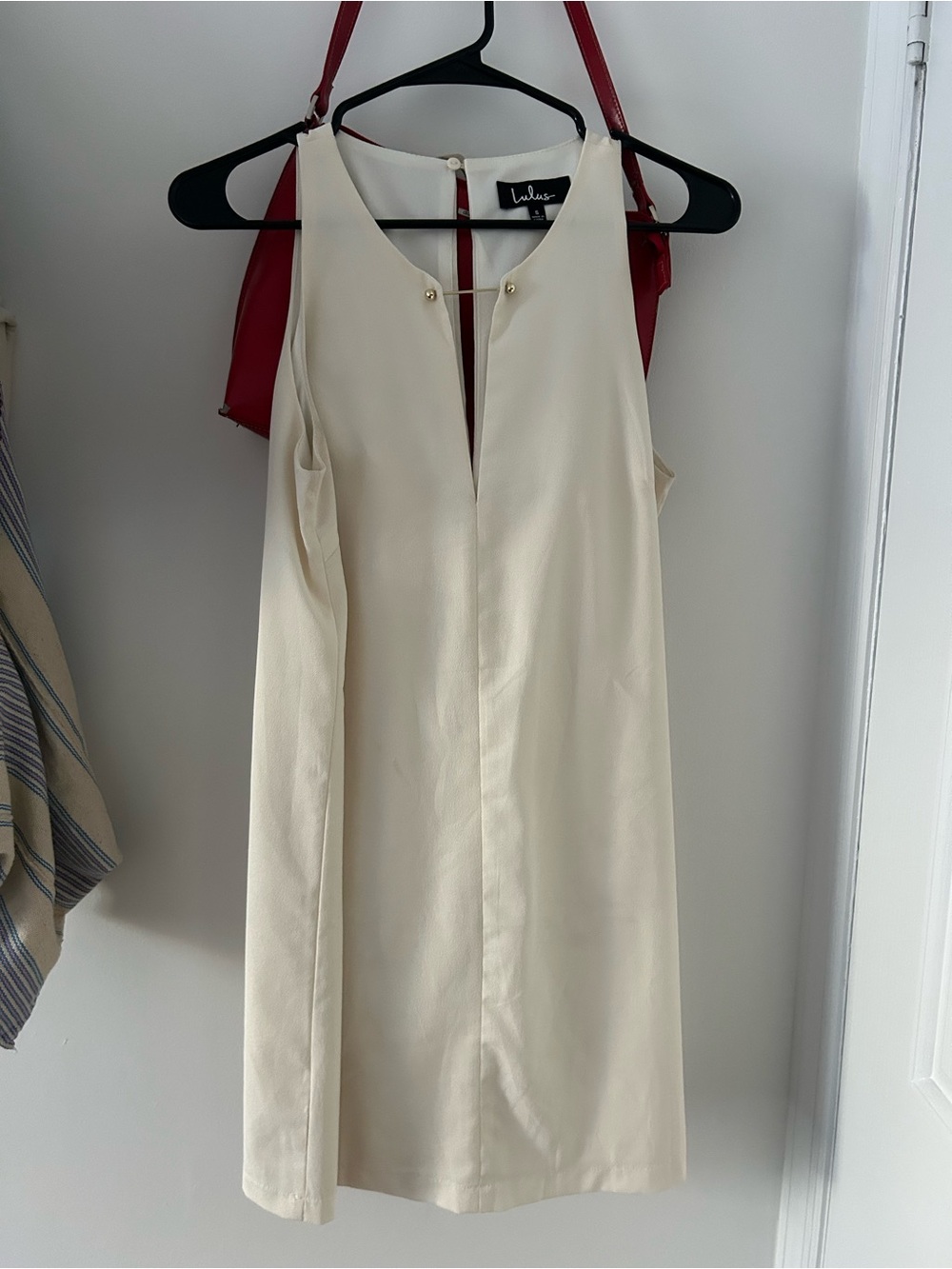 Lulu's Cream Sleeveless Shift Dress with V-Slit